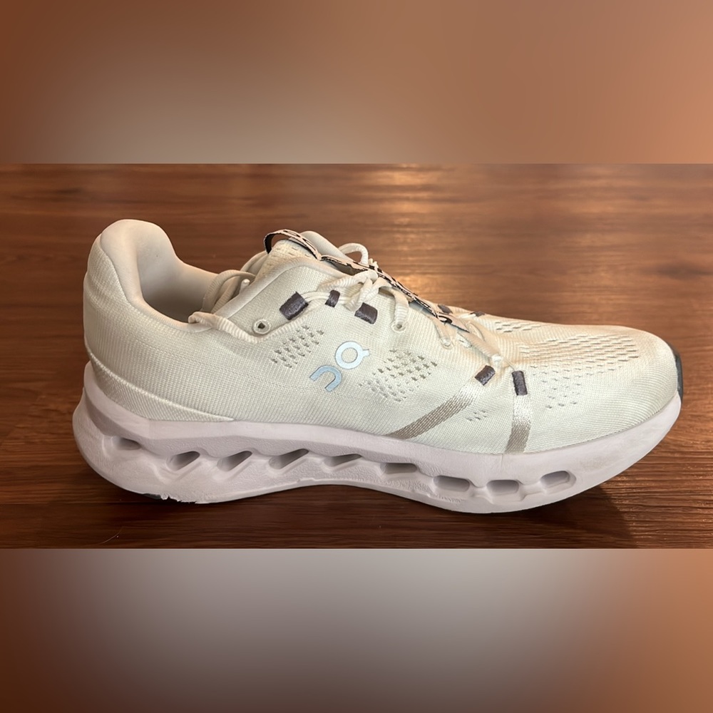 Oncloud surfer